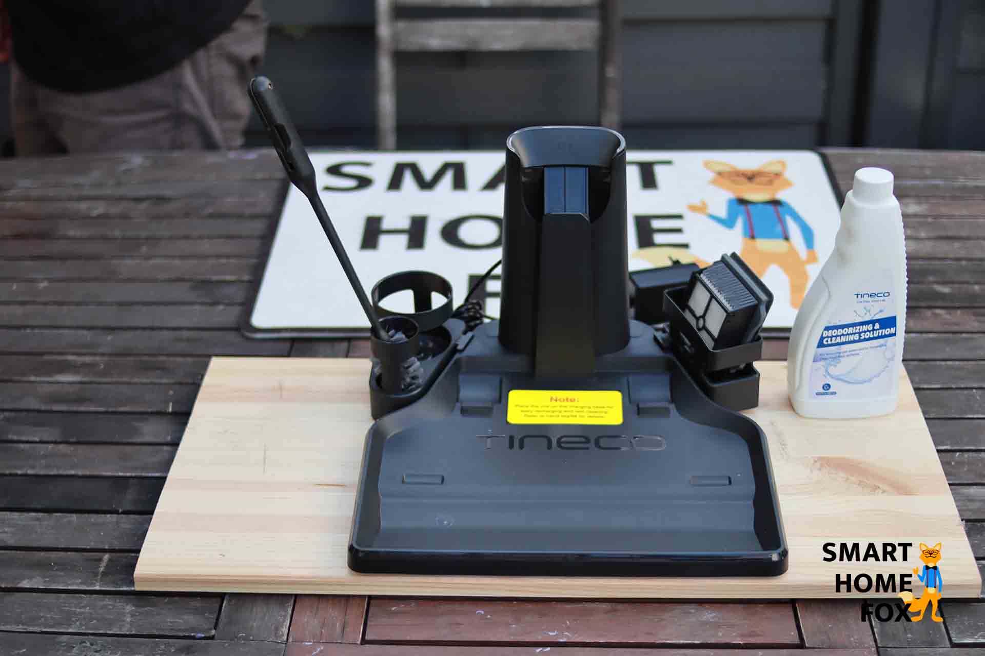 Das Ladedock des Tineco iFloor 3